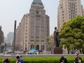 Памятник маршалу Chen Yi и здание Bank of Taiwan