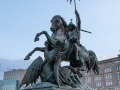 Скульптура "Святой Георгий побеждает дракона"